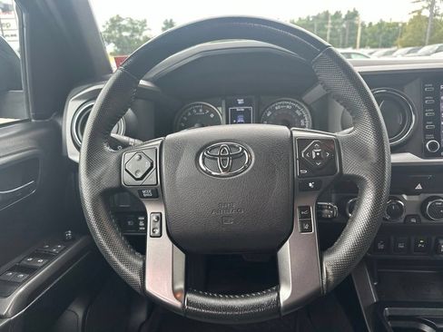 Used 2021 Toyota Tacoma TRD Off-Road w/ Technology Package AWD/4WD image 19