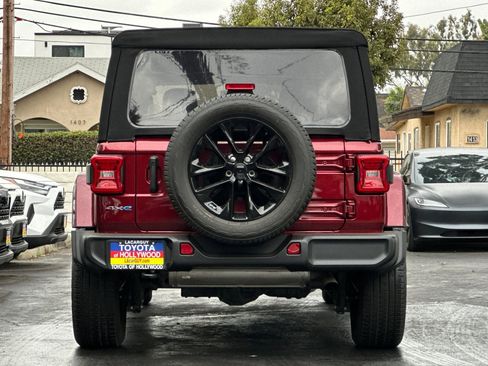 Used 2021 Jeep Wrangler Unlimited Sahara image 5