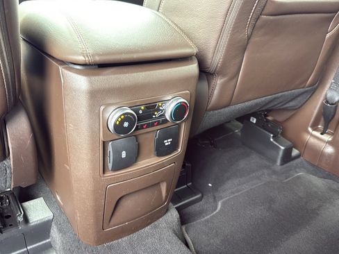 Used 2022 Ford Explorer King Ranch w/ Technology Package AWD/4WD image 27