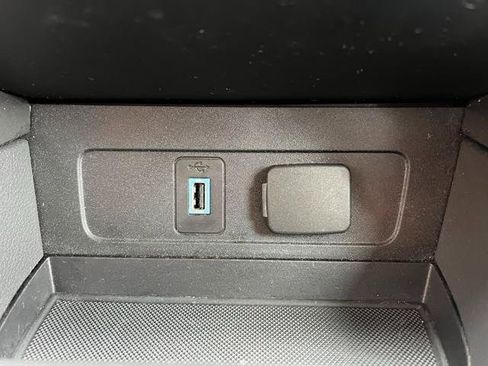 Used 2017 Ford Escape SE FWD image 29