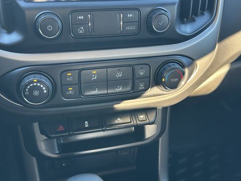 Used 2022 Chevrolet Colorado LT w/ Redline Special Edition image 25