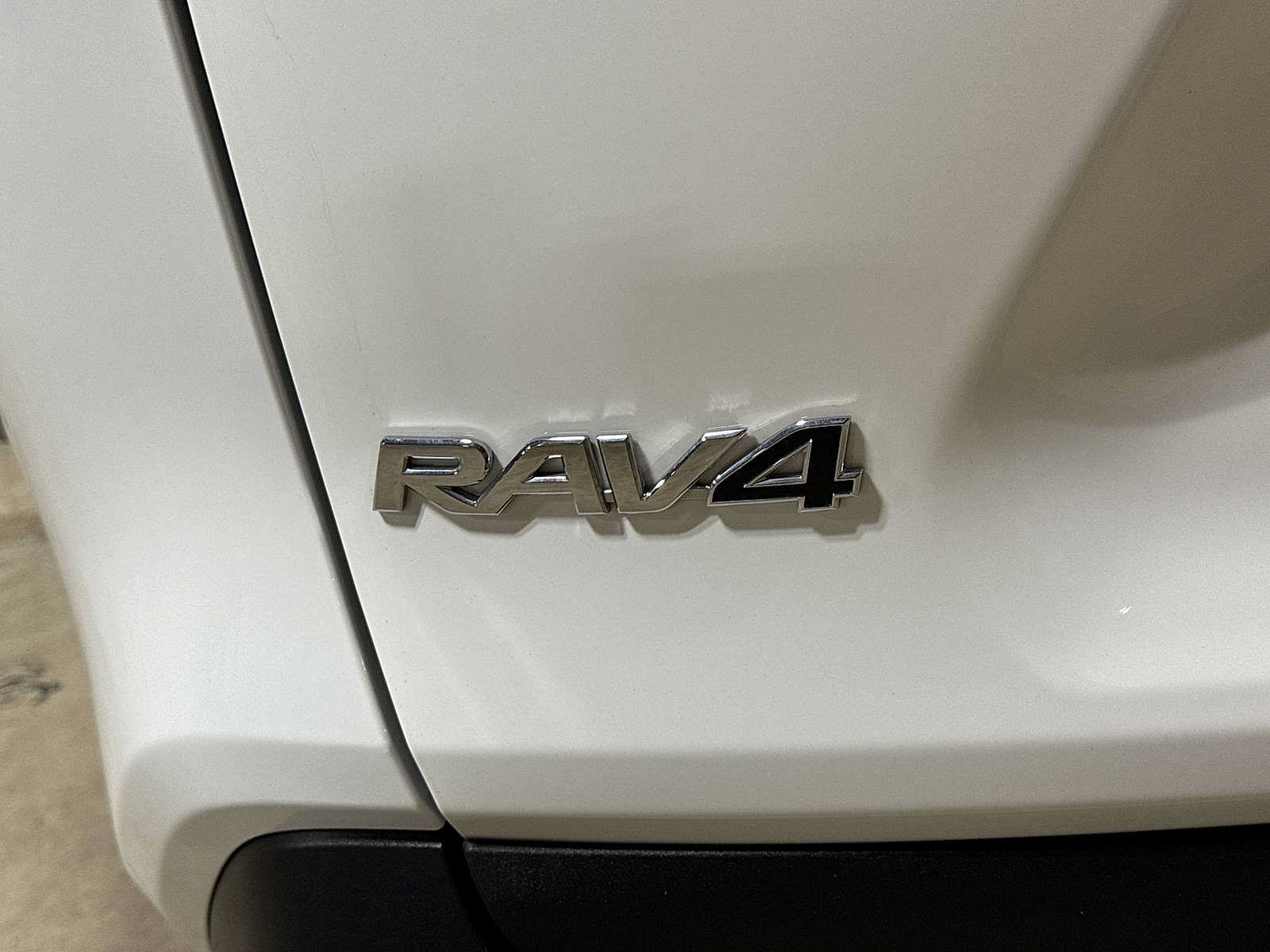 Used 2025 Toyota RAV4 XLE AWD/4WD image 25