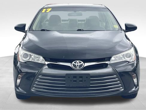 Used 2017 Toyota Camry LE FWD image 9