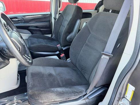 Used 2016 Dodge Grand Caravan SE w/ Quick Order Package 29E SE FWD image 34