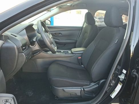 Used 2025 Nissan Sentra S image 13