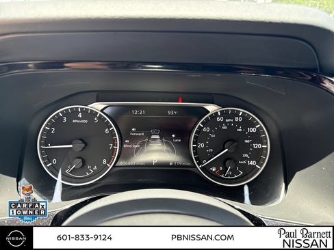 Used 2022 Nissan Pathfinder SL AWD/4WD image 18