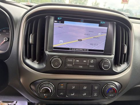 Used 2018 Chevrolet Colorado Z71 AWD/4WD image 21