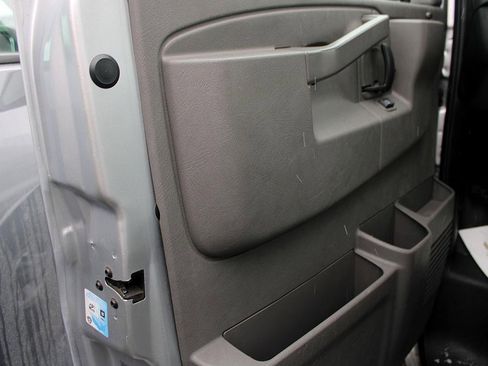 Used 2018 Chevrolet Express 2500 w/ Driver Convenience Package image 24