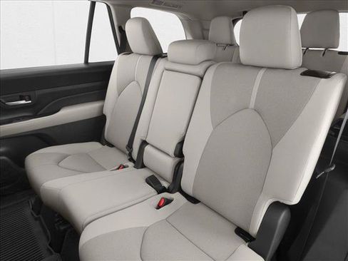 New 2026 Toyota Grand Highlander FWD image 9