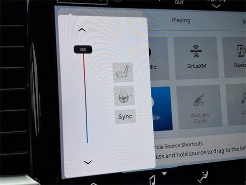 Used 2025 Chrysler Pacifica Select image 7