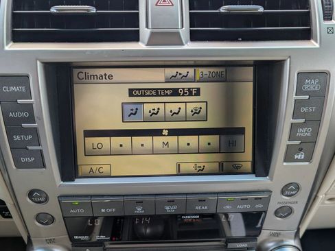 Used 2011 Lexus GX 460 w/ Comfort Plus Pkg AWD/4WD image 12
