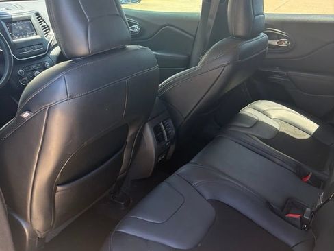 Used 2021 Jeep Cherokee Latitude Plus FWD image 5