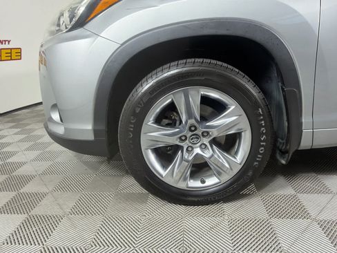 Used 2018 Toyota Highlander Limited AWD/4WD image 10