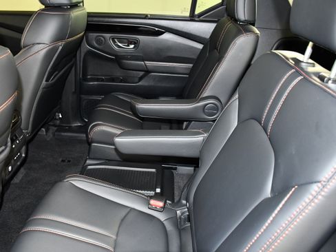 Used 2025 Honda Pilot TrailSport image 50