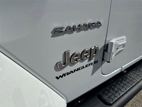 Used 2024 Jeep Wrangler Sahara w/ Technology Group image 34
