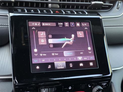 New 2025 Jeep Grand Cherokee Altitude image 16