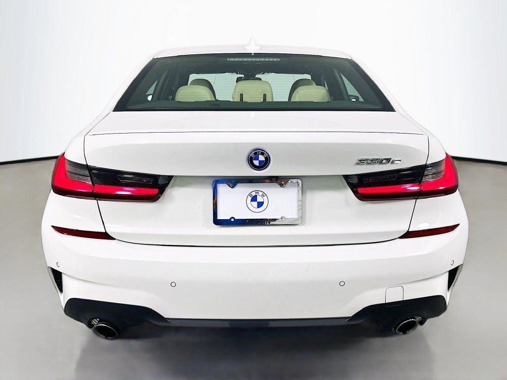 Used 2022 BMW 330e w/ M Sport Package RWD image 6