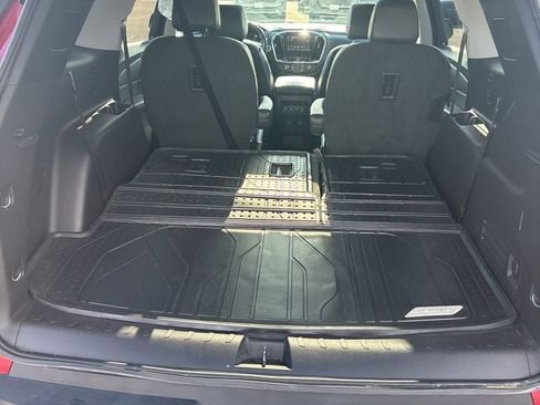 Used 2019 Chevrolet Traverse RS w/ LPO, Floor Liner Package AWD/4WD image 35