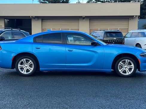 Used 2023 Dodge Charger SXT image 3