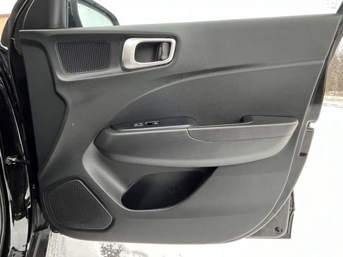 Used 2023 Hyundai Venue SE w/ Cargo Package FWD image 21