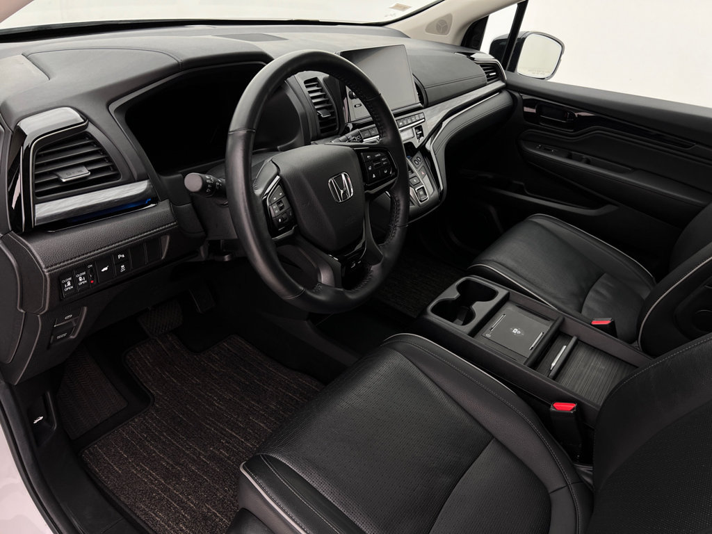 Used 2025 Honda Odyssey Elite image 2
