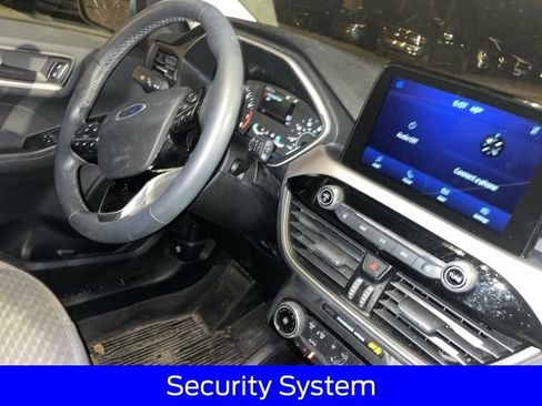 Certified 2022 Ford Escape SE w/ Cold Weather Package image 10