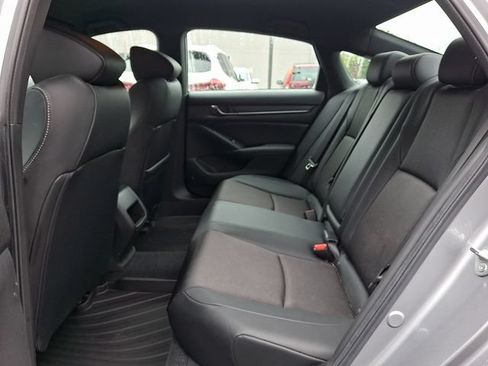 Used 2022 Honda Accord Sport image 11