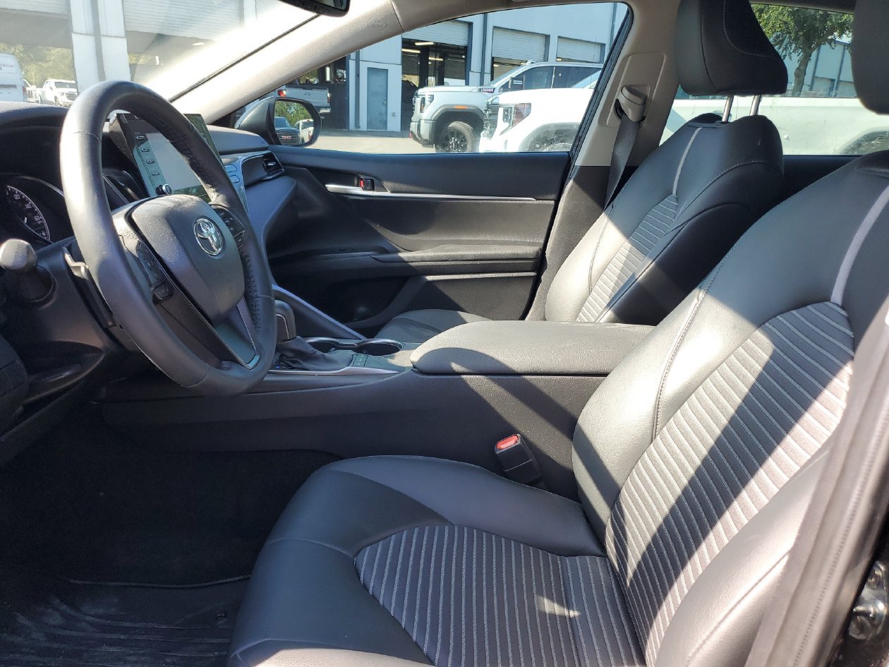 Used 2024 Toyota Camry SE w/ Convenience Package FWD image 18