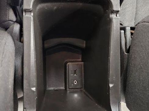 Used 2017 Ford Transit Connect XLT image 20