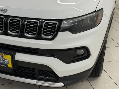 Used 2025 Jeep Compass Limited image 8