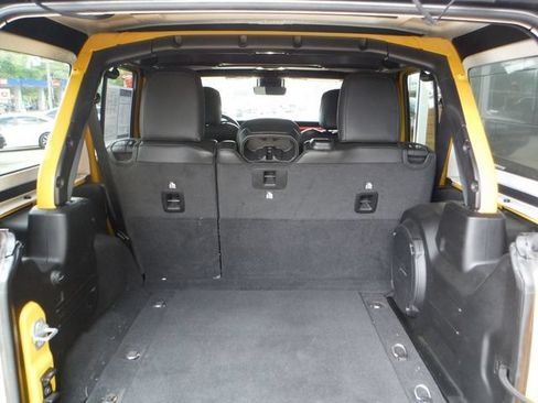 Used 2021 Jeep Wrangler Unlimited Rubicon w/ Dual Top Group AWD/4WD image 44