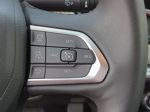 Used 2025 Jeep Compass Limited AWD/4WD image 23
