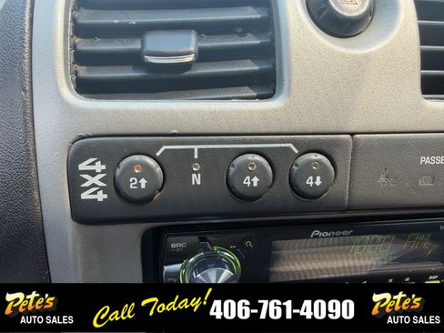 Used 2011 Chevrolet Colorado W/T AWD/4WD image 15