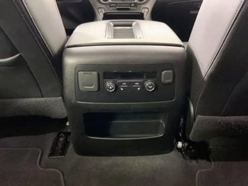 Used 2019 Chevrolet Tahoe Premier image 18