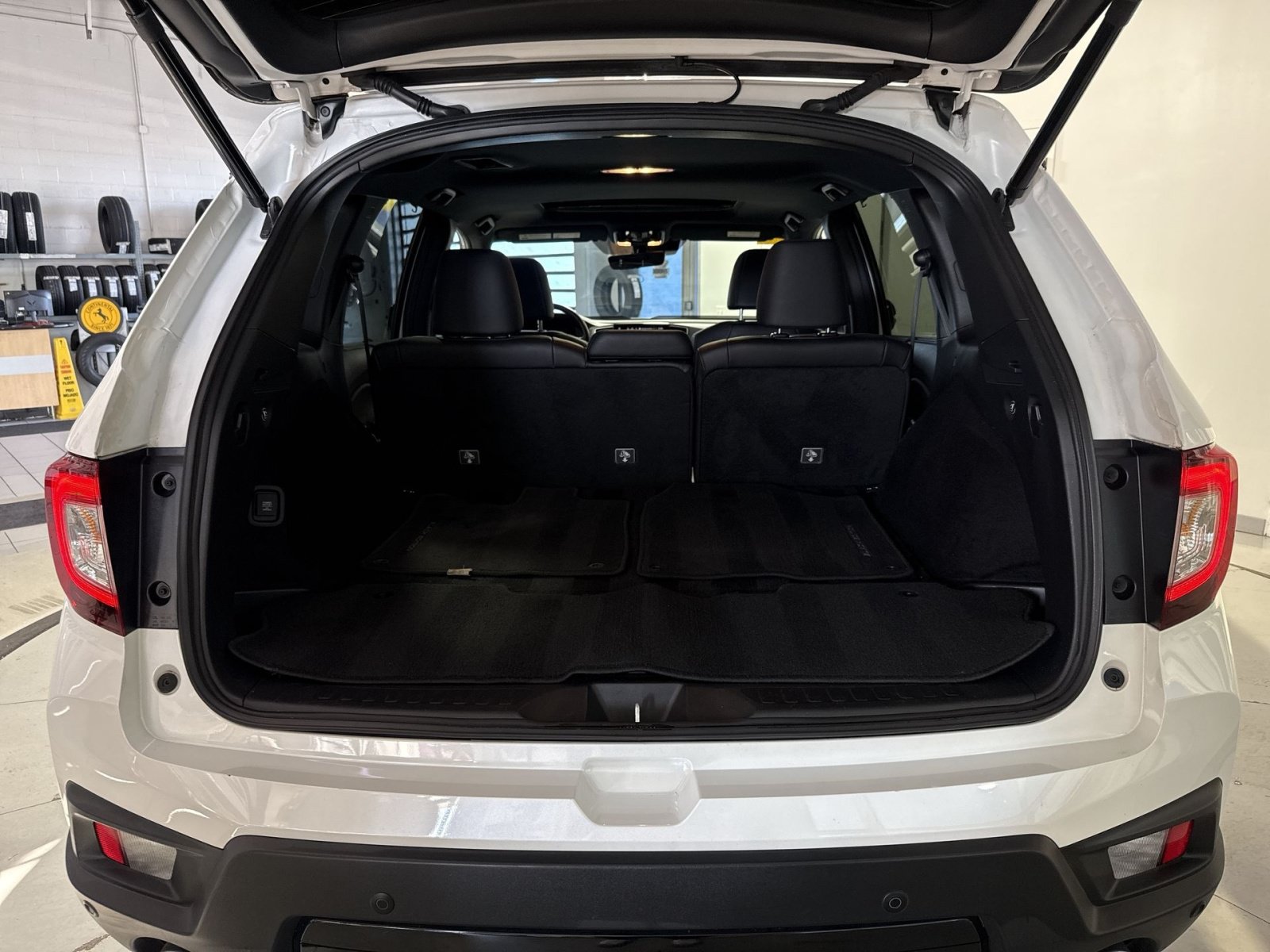 Used 2025 Honda Passport Black Edition image 27