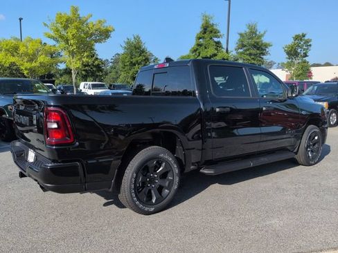 New 2026 RAM 1500 Express AWD/4WD image 4