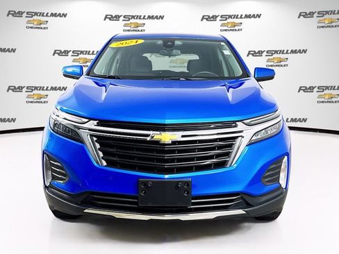 Used 2024 Chevrolet Equinox LT image 2