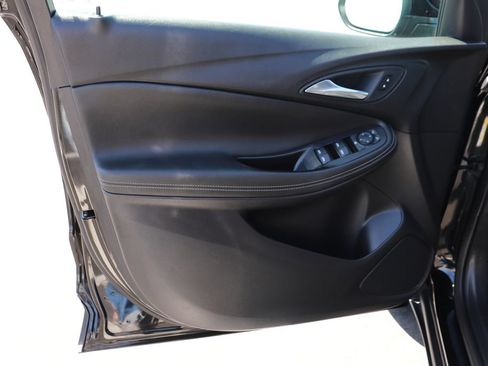 Used 2025 Buick Encore GX Preferred FWD image 9