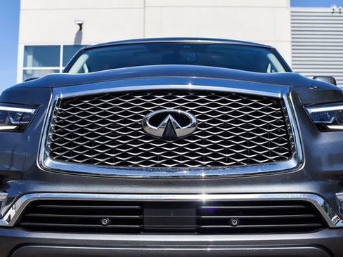 Used 2018 INFINITI QX80 4WD w/ Driver Assistance Package image 15
