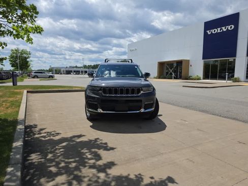 Used 2021 Jeep Grand Cherokee L Limited AWD/4WD image 3