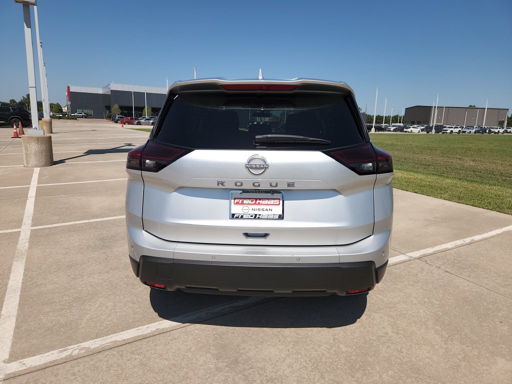 Used 2025 Nissan Rogue SV FWD image 6