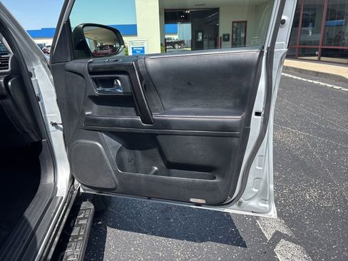 Used 2024 Toyota 4Runner TRD Off-Road Premium image 21