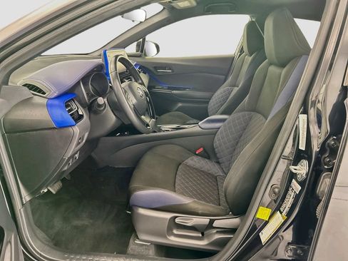 Used 2020 Toyota C-HR XLE FWD image 17
