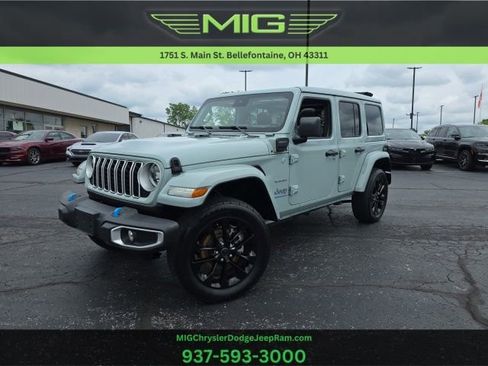 Used 2024 Jeep Wrangler Unlimited Sahara AWD/4WD image 1