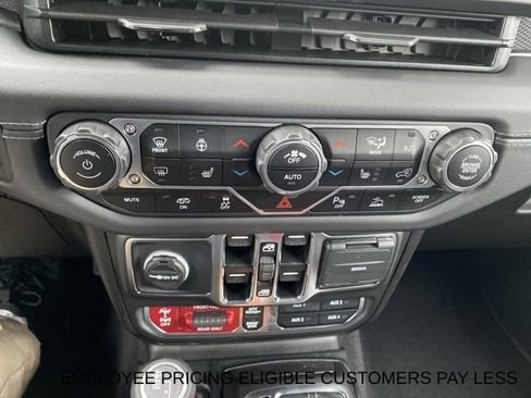 New 2025 Jeep Wrangler Unlimited Rubicon 392 image 18