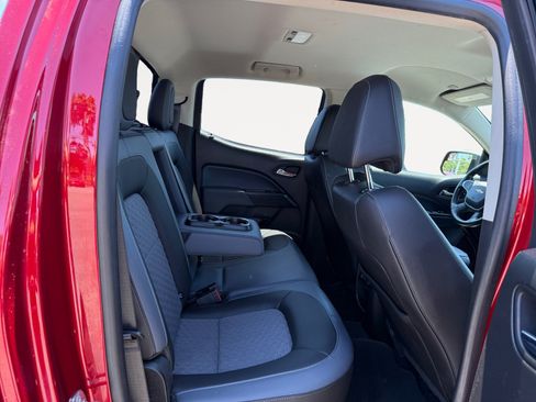 Used 2021 Chevrolet Colorado Z71 w/ Safety Package AWD/4WD image 18