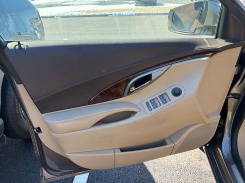 Used 2010 Buick LaCrosse CXL image 10