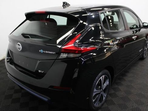 Used 2019 Nissan Leaf SV w/ SV Technology Package FWD image 6