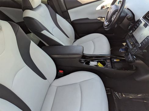 Used 2022 Toyota Prius XLE image 13