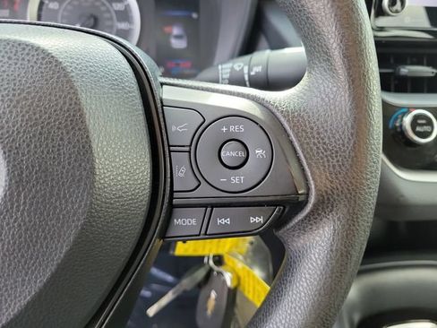 Used 2022 Toyota Corolla LE FWD image 24